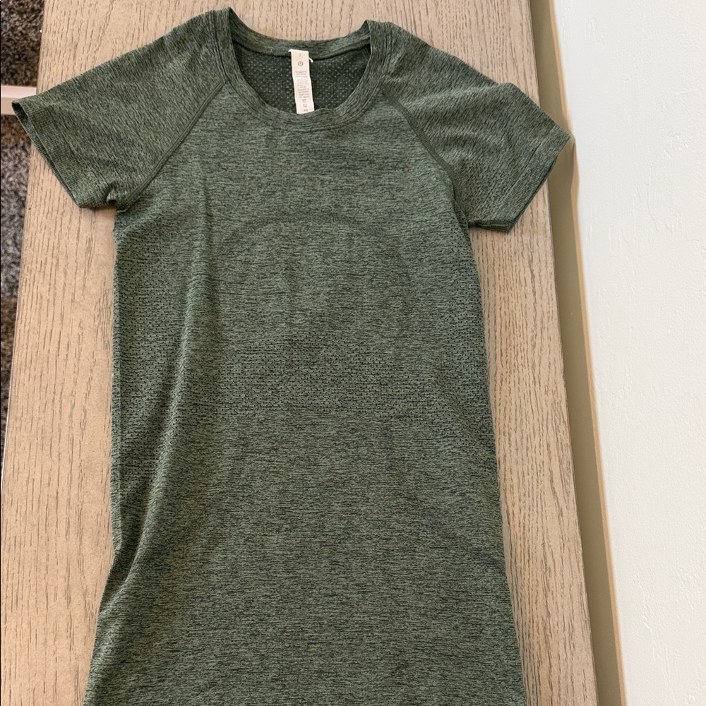 lululemon athletica Heathered Forest Green Short-Sleeve Performance Tee